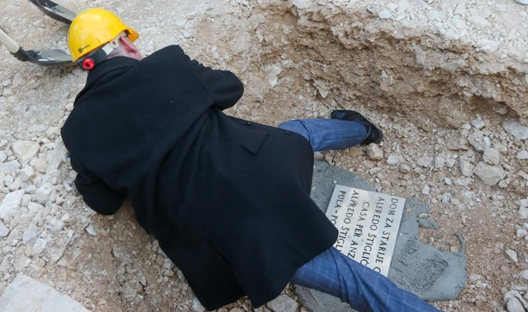 Župan Miletić pao u rupu 