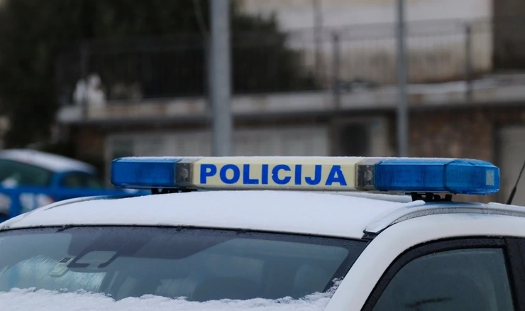 Policija