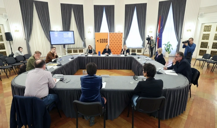 Predstavljena analiza docentice Ive Nenadić "Modeli financiranja novinarstva u digitalnom dobu"