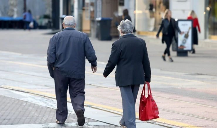 Uoči izbora, pljušte obećanja umirovljenicima