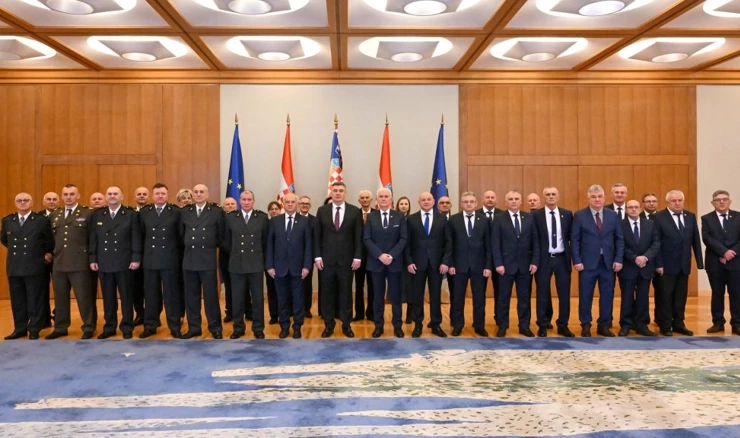 Klub ratnih zapovjednika predstavio Milanoviću Monografiju 5. brigade "Sokolovi"