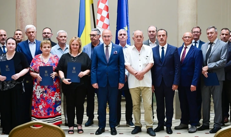 Dodjela priznanja i zahvale humanitarnoj udruzi "Dobro Dobrim"