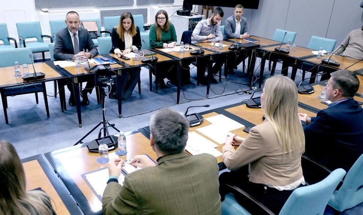 Okrugli stol u Saboru