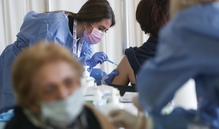 Masovno cijepljenje na Zagrebačkom velesajmu