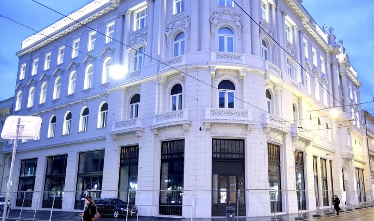 HDZ: Palaču s kavanom Corso obnovila je Vlada 