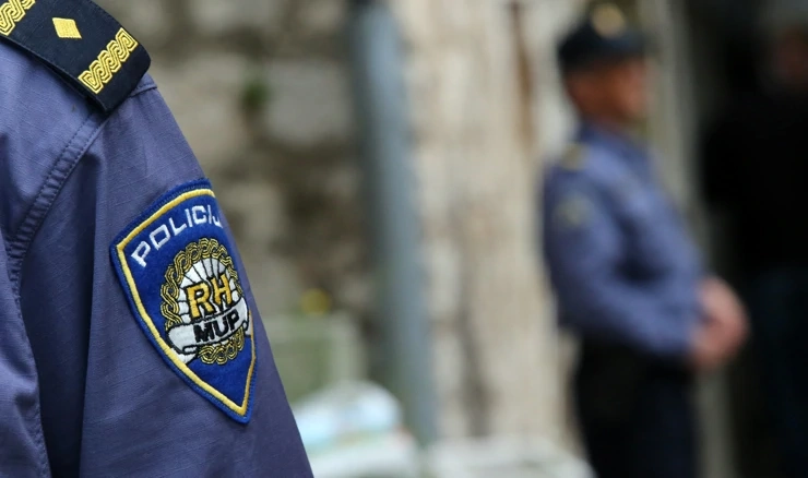 Policija