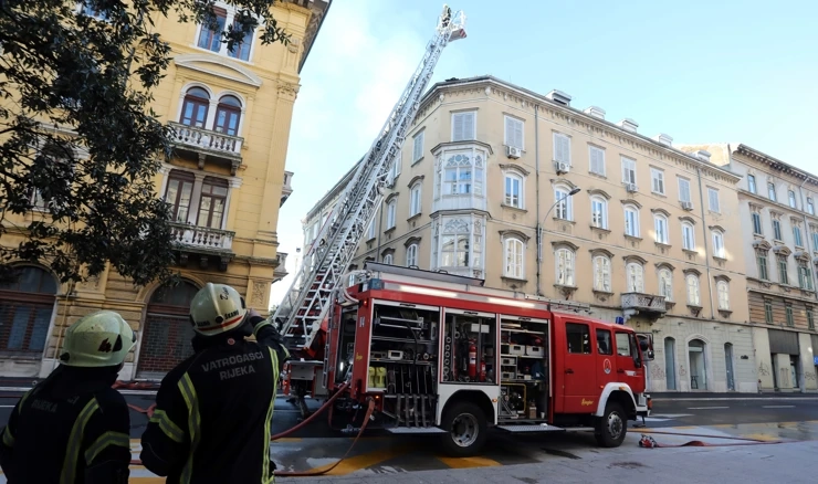 Požar u Zanonovoj ulici u Rijeci
