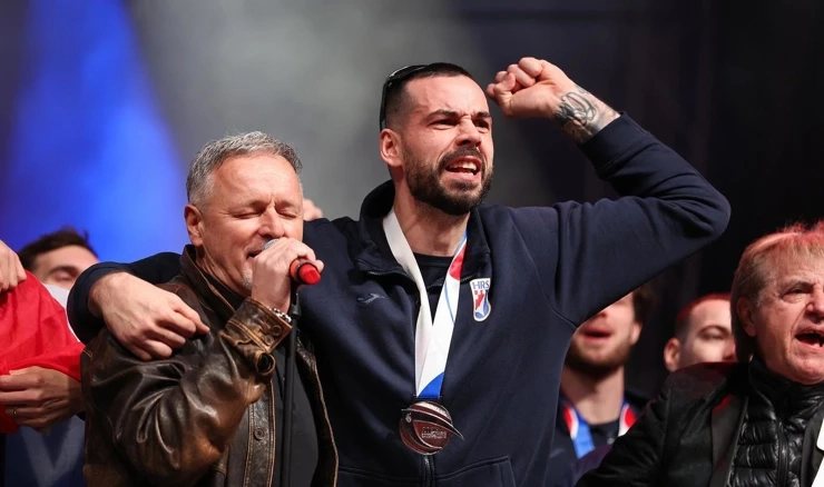 Marko Perković Thompson i rukometaši (2025. godine)