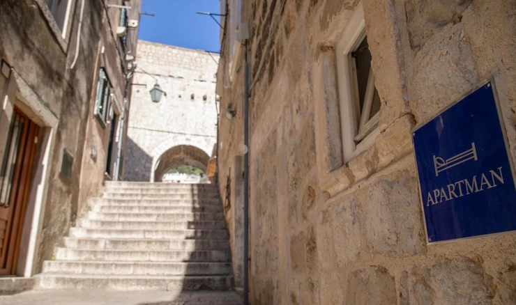 DZS: U nekomercijalnom smještaju 2024. manje turista i noćenja nego 2023.