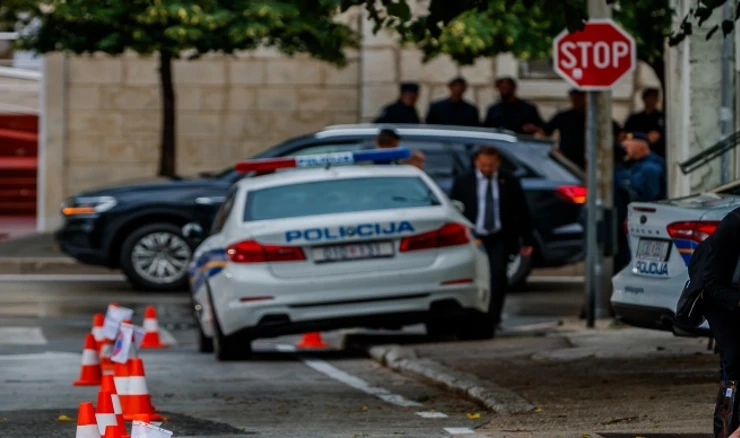 Policija na ulicama Knina