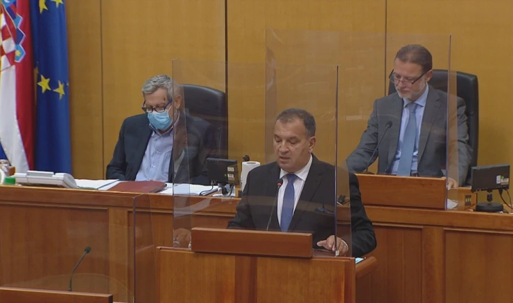 Minstar zdravstva Vili Beroš podnosi izvješće u Saboru