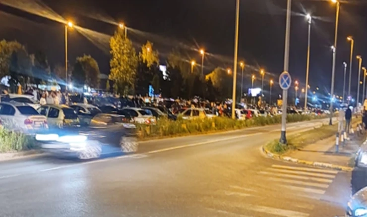 Na parkiralištu uz Slavonsku aveniju policija kontrolirala 75 okupljenih vozača i vozila