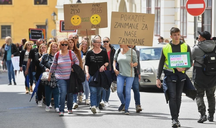 Prosvjed pomoćnika u nastavi