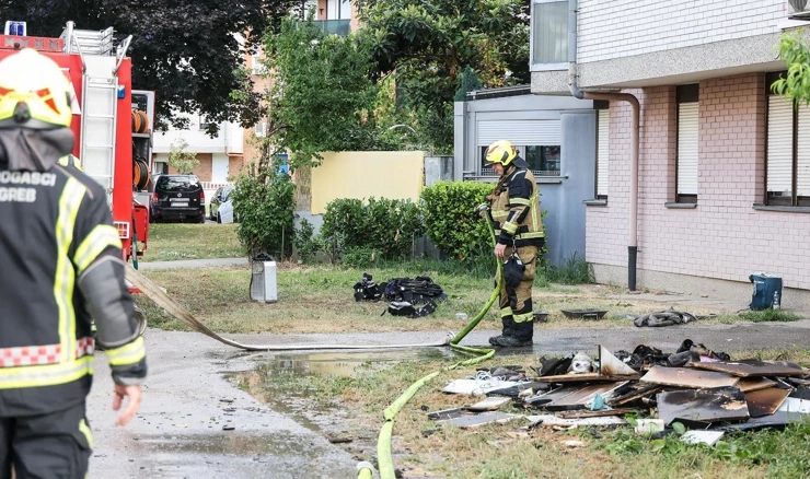 Zagreb: Požar na Borovju
