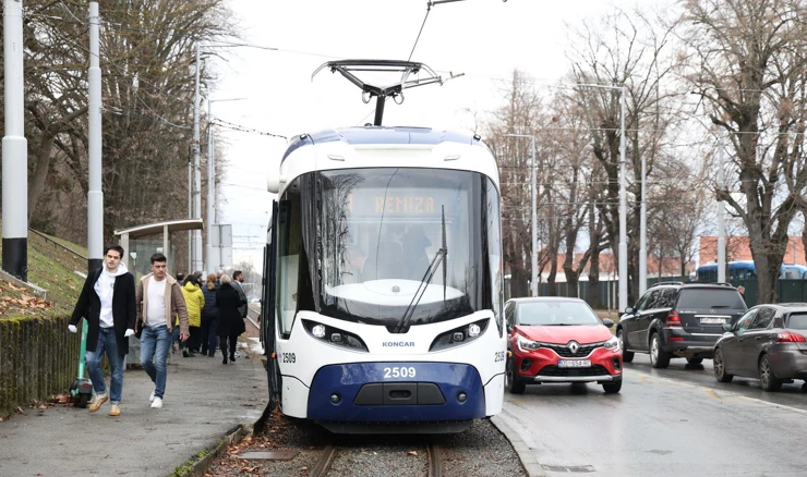 Novi niskopodni tramvaj