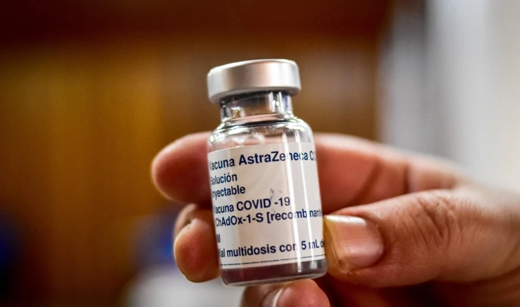 EMA dodala rijetku upalu leđne moždine nuspojavama AstraZenecinog cjepiva