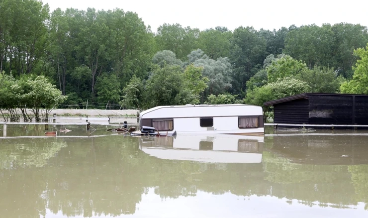  Sisak: Udruga za terapijsko i rekreacijsko jahanje "KAS" poplavljena je nakon pucanja nasipa