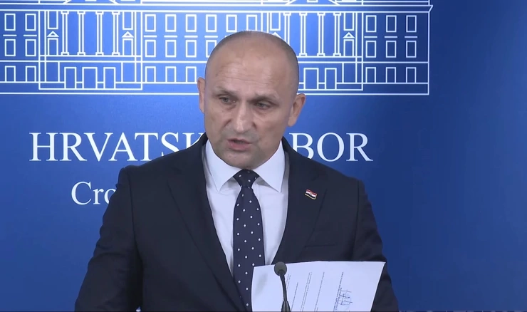 Ministar Ivan Anušić