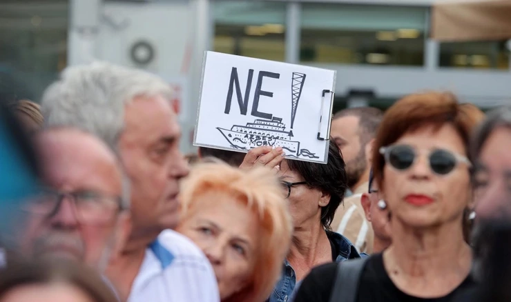 Split: Prosvjed zbog broda s Azbestom