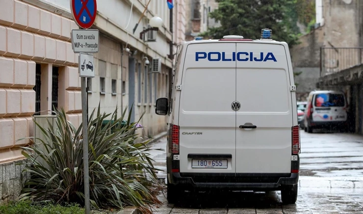 Majci trogodišnjaka određen istražni zatvor nakon požara u Zadru