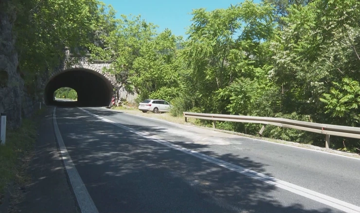 Tri mlađe osobe poginule u prometnoj nesreći u BiH