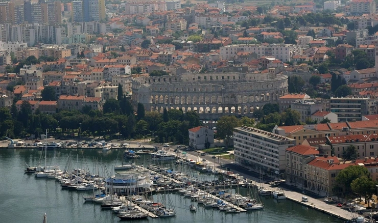 Pula