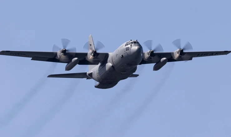 Avion C-130