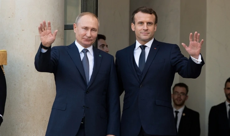 Vladimir Putin i Emmanuel Macron 2019. u Parizu