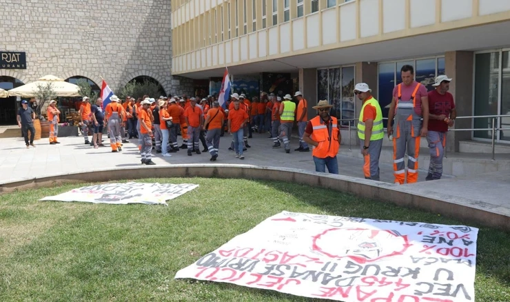 Jednodnevni štrajk solidarnosti s radnicima Cesta Šibenik d.o.o.