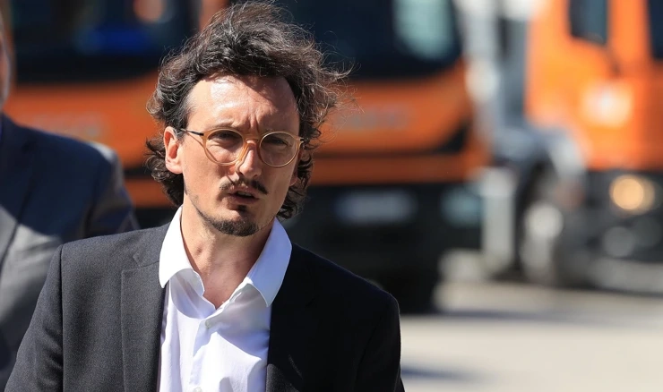 Davor Vić