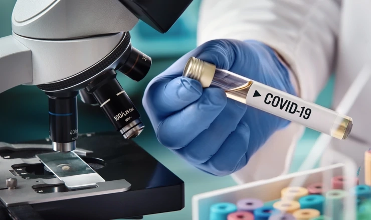 Koronavirus: 907 novozaraženih, 10 preminulih