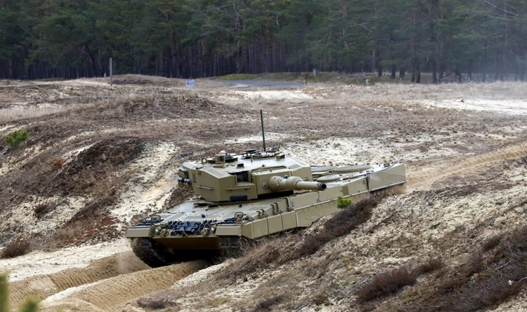 Slovački Leopard 2A4 za vrijeme vojnih vježbi