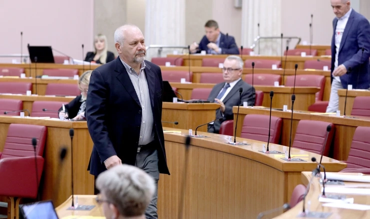 Klubovi uz primjedbe podržali izmjene Zakona o osiguranju radničkih tražbina