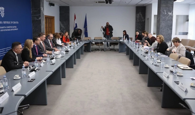 Prvi sastanak pregovaračkih timova Vlade i predstavnika sindikata
