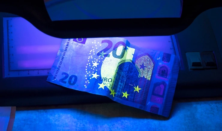 Svijetom kolaju milijuni lažnih novčanica