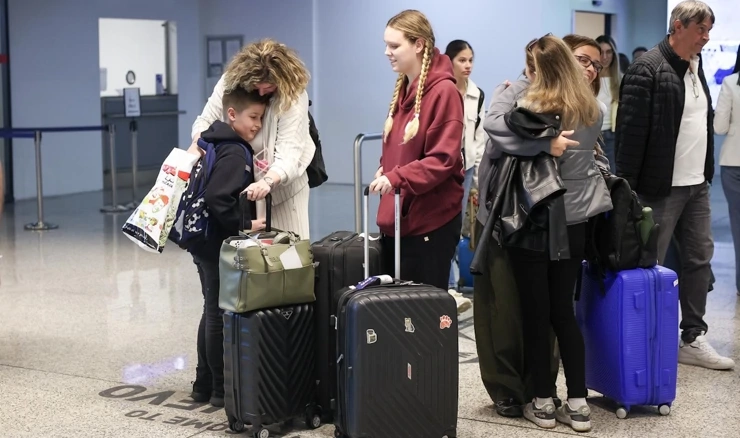 Prva veća skupina stigla je u Sarajevo komercijalnim letom avikompanije Fly Dubai