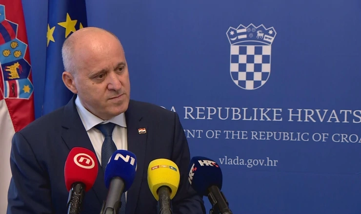 Potpredsjednik Vlade i ministar prostornoga uređenja, graditeljstva i državne imovine Branko Bačić