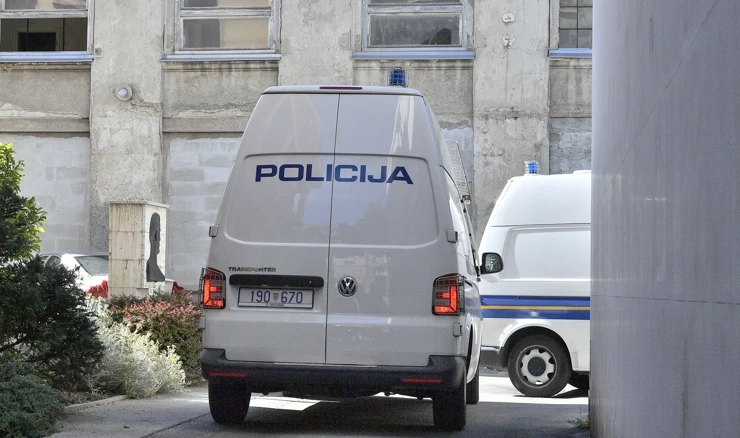 Policija
