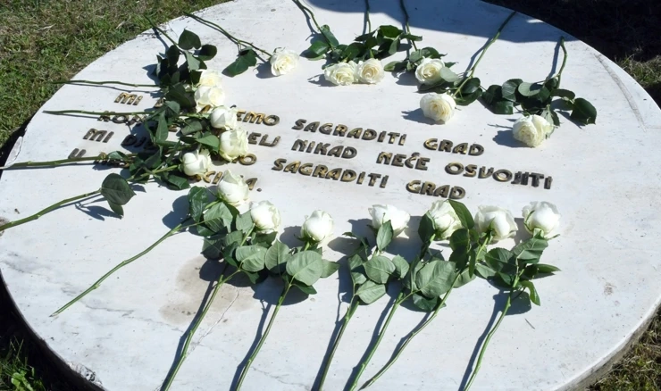 Sjećanje na stradanje ratne siročadi 1942. u ustaškom logoru za djecu u Sisku 