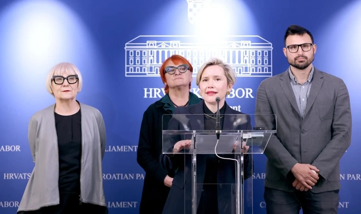 Ivana Kekin o Medikolu