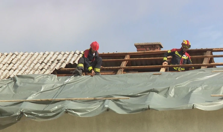 Jako nevrijeme prouzročio štetu na prometnicama i kućama