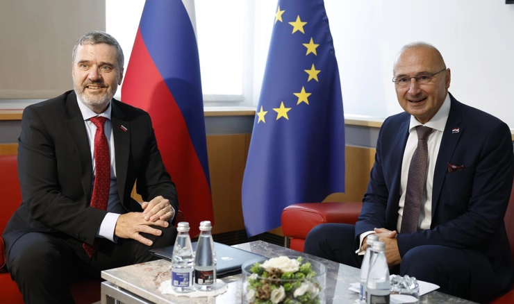 Slovenski ministar vanjskih poslova Tone Kajzer i hrvatski ministar vanjskih poslova Gordan Grlić Radman