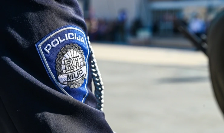 Policija