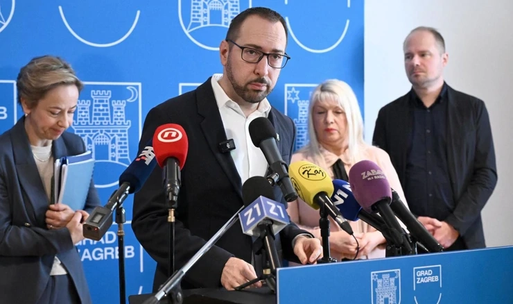  Zagreb: Gradonačelnik Grada Zagreba Tomislav Tomaševic održao konferenciju za medije 