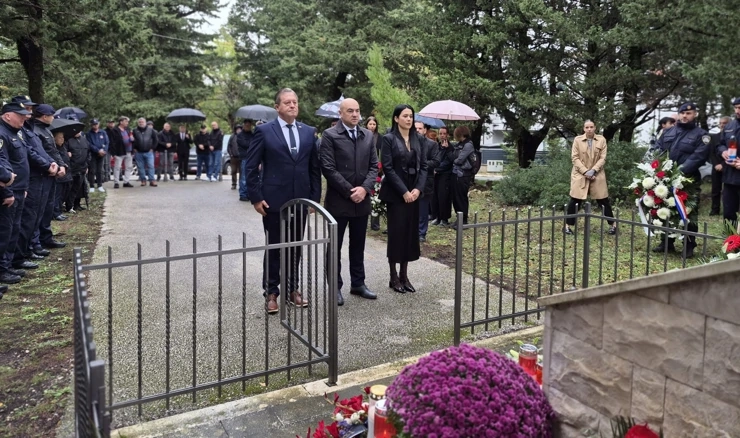 Bosanka: Vijenci za sedmoricu hrvatskih branitelja poginulih u srpskoj agresiji