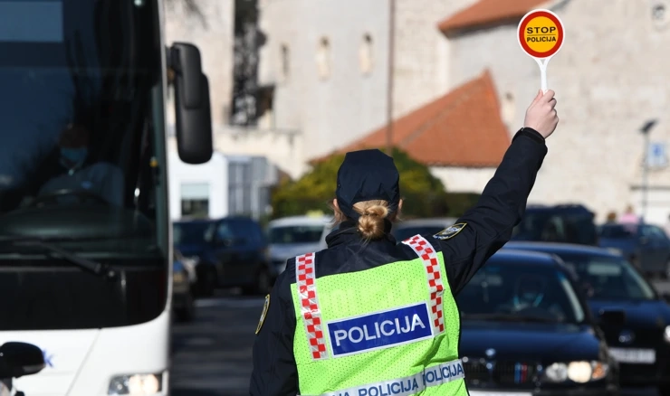 Pronađene krivotvorene vozačke dozvole