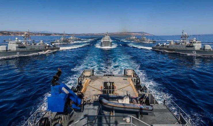 Svečani mimoplov HRM-a