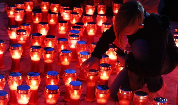 Svijeće za grad heroj