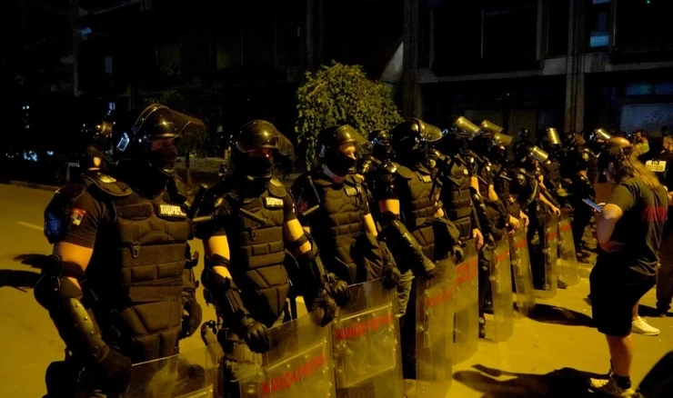 Kordon policije brani povratak studenata na novosadski Filozofski fakultet