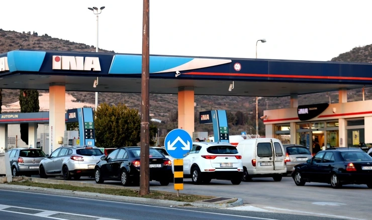 Gužve na crpkama 
